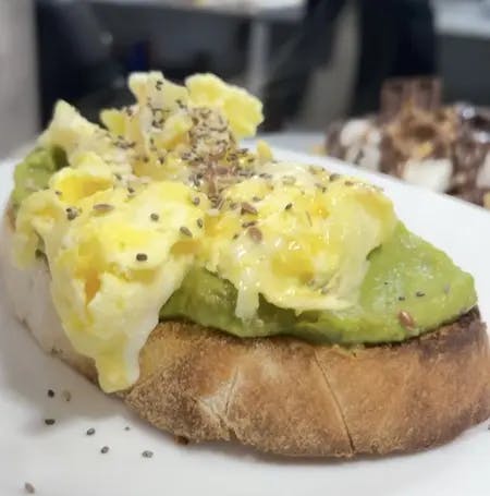 Tostón con Palta