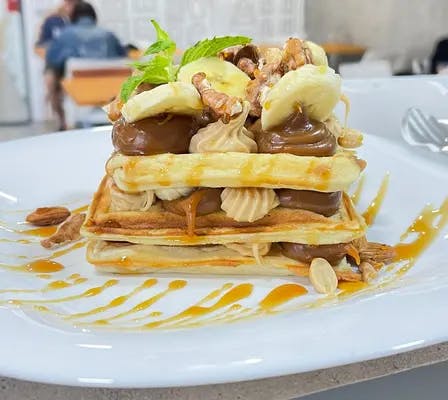 Waffles - Pasta de mani, Frutos Secos Y Dulce de leche